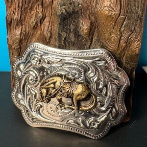 NEW Gold and Silver toned Western Belt Buckle